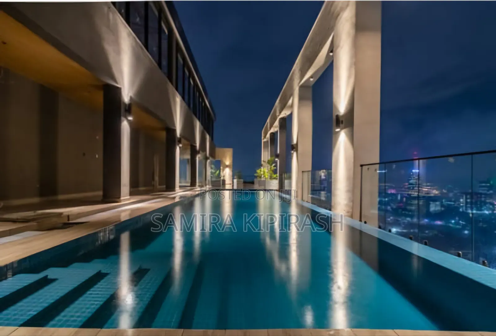 Modern Upperhill Studio With a Heated Rooftop Pool