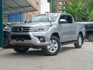 Toyota Hilux 2019 Silver