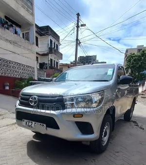 Toyota Hilux 2020 Silver