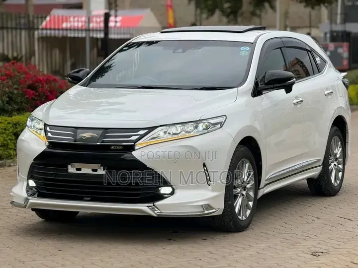 Toyota Harrier 2.0 4WD 2019 White