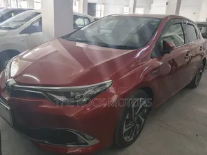 Toyota Auris 2018 Red