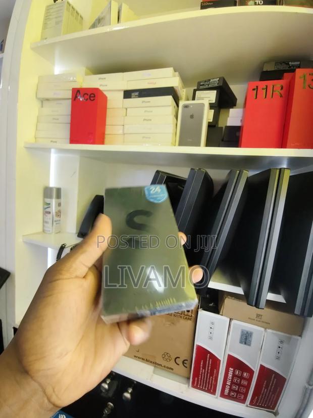 New Samsung Galaxy S22 5G 128 GB - thumbnail 4