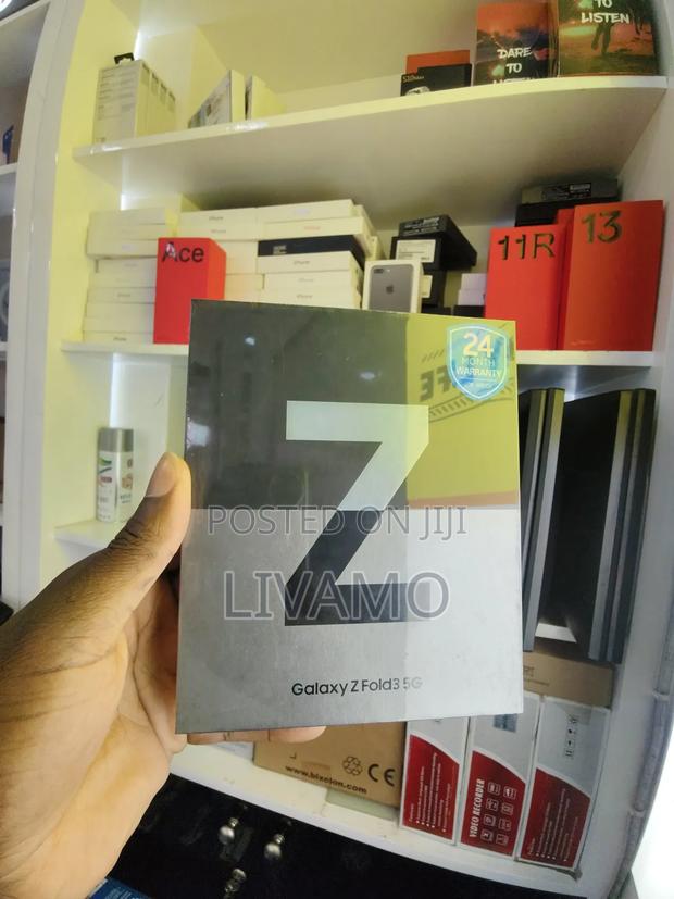 New Samsung Galaxy Z Fold 3 256 GB Black - thumbnail 2