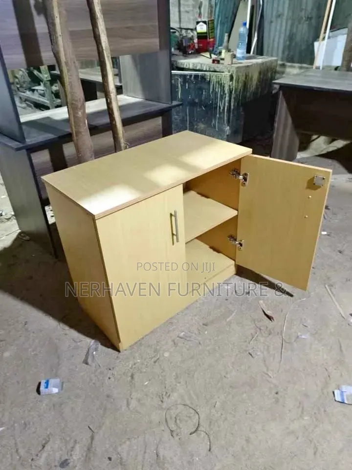 2-Door Wooden Office Credenza – Modern Storage Cabinet