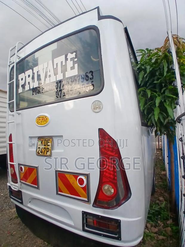 New Isuzu NQR 2024 White - thumbnail 4