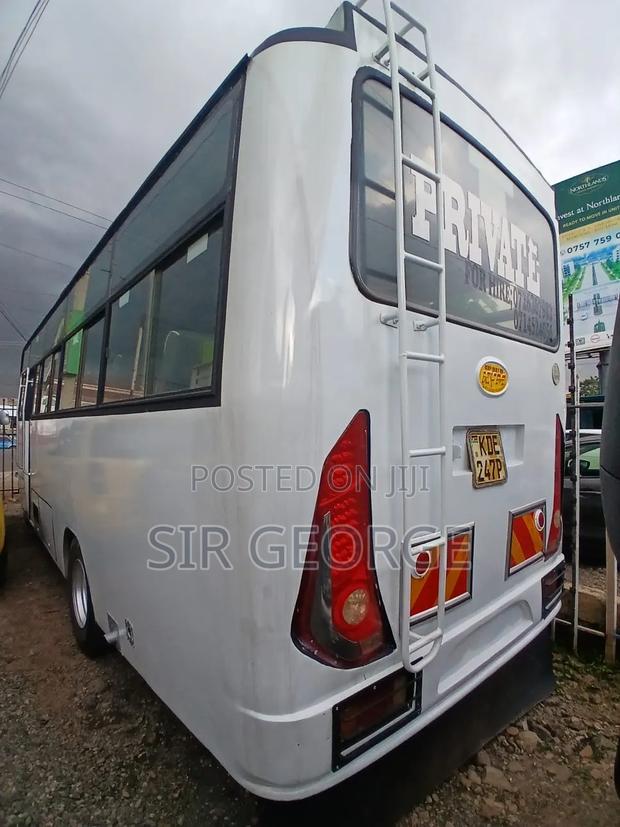 New Isuzu NQR 2024 White - thumbnail 5