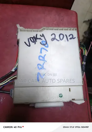 Fuse Box Toyota Voxy /Noah