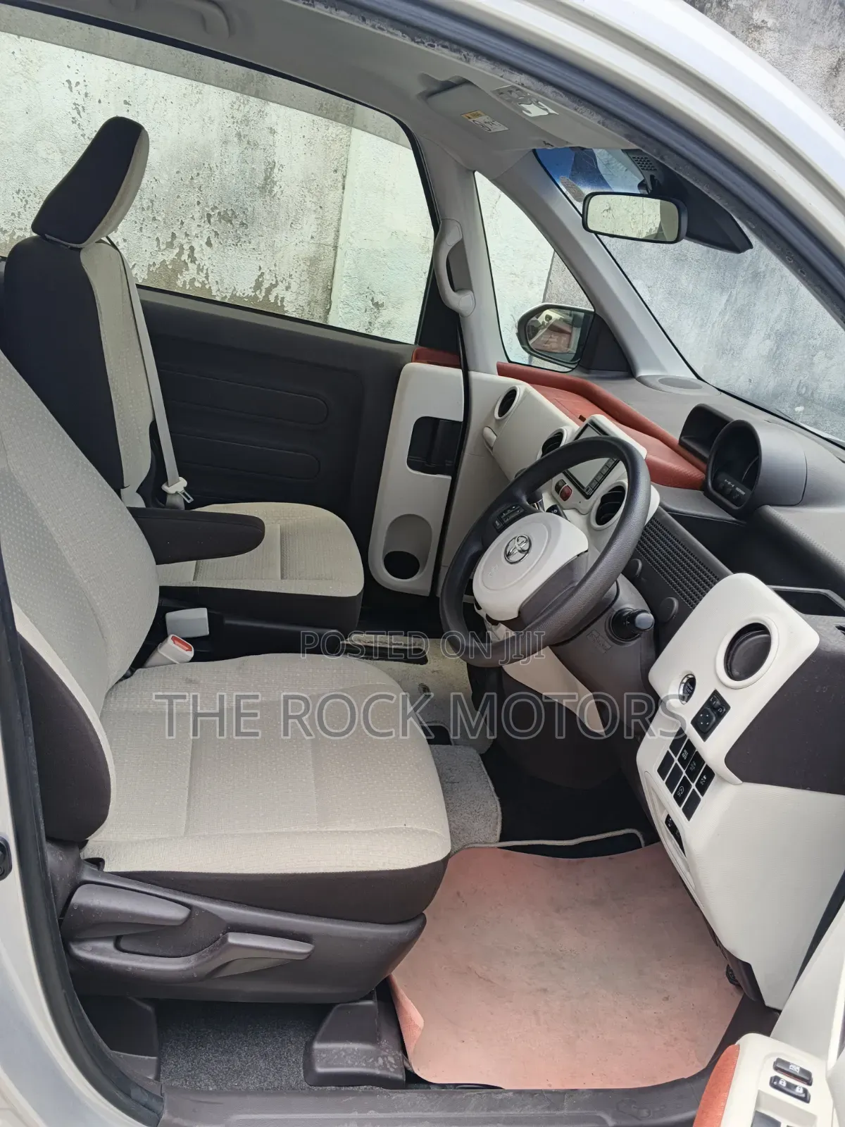 Toyota Porte 2019 Silver