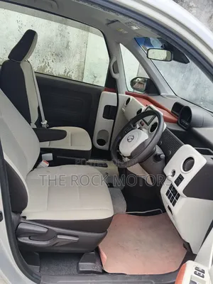 Toyota Porte 2019 Silver