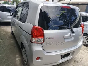 Toyota Porte 2019 Silver