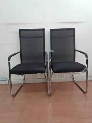 Ergonomic Mesh Visitors Chair – Modern Office Waiting Chair