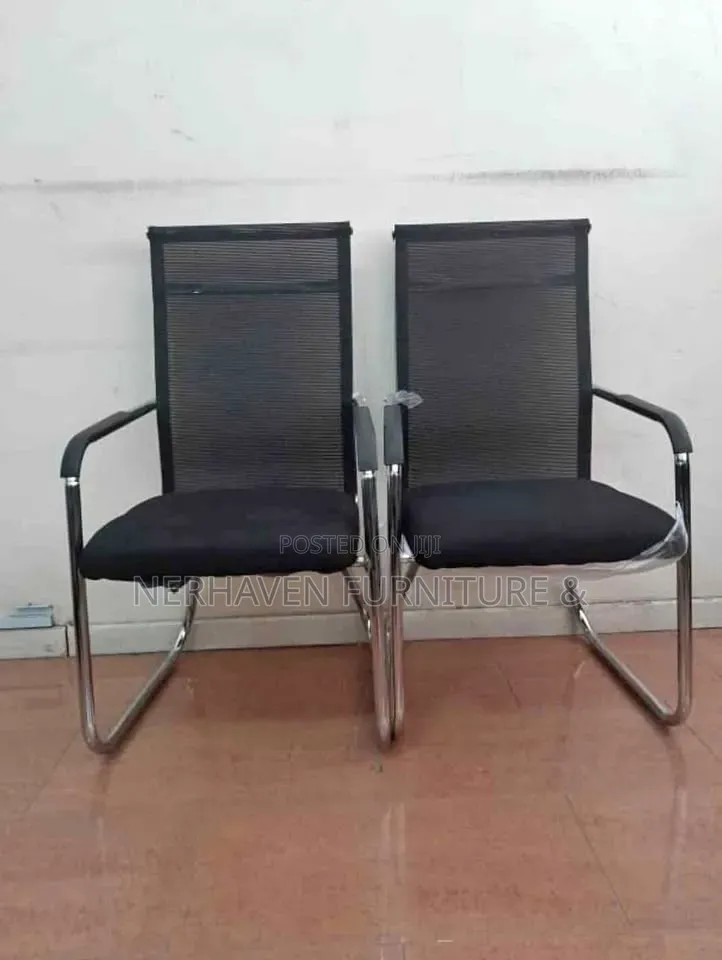 Ergonomic Mesh Visitors Chair – Modern Office Waiting Chair