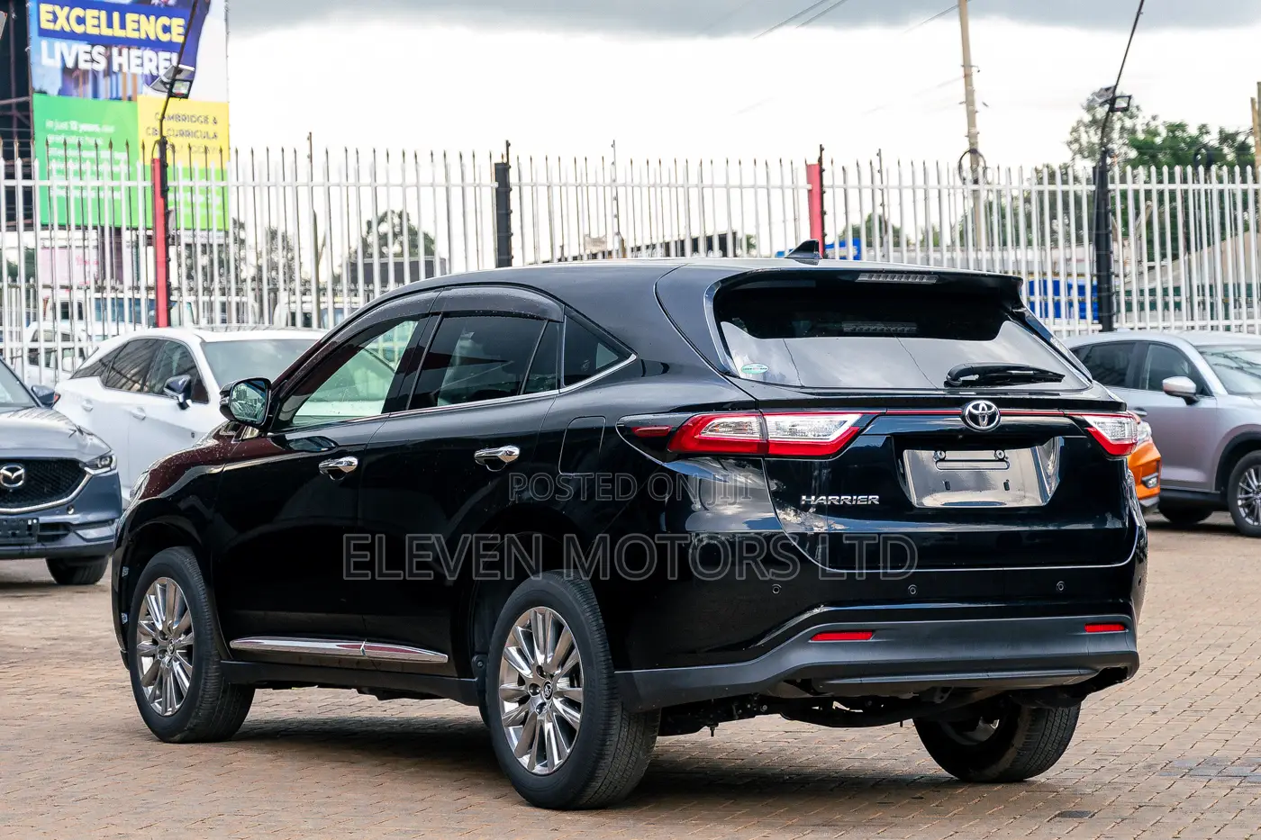 Toyota Harrier 2.0 2019 Black