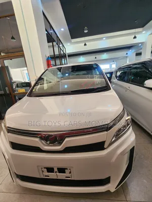 Toyota Voxy 2018 White