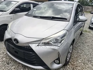 Toyota Vitz 1.3 FWD 5dr 2019 Silver