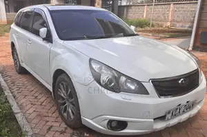 Subaru Outback 2.5i Premium CVT 2012 White