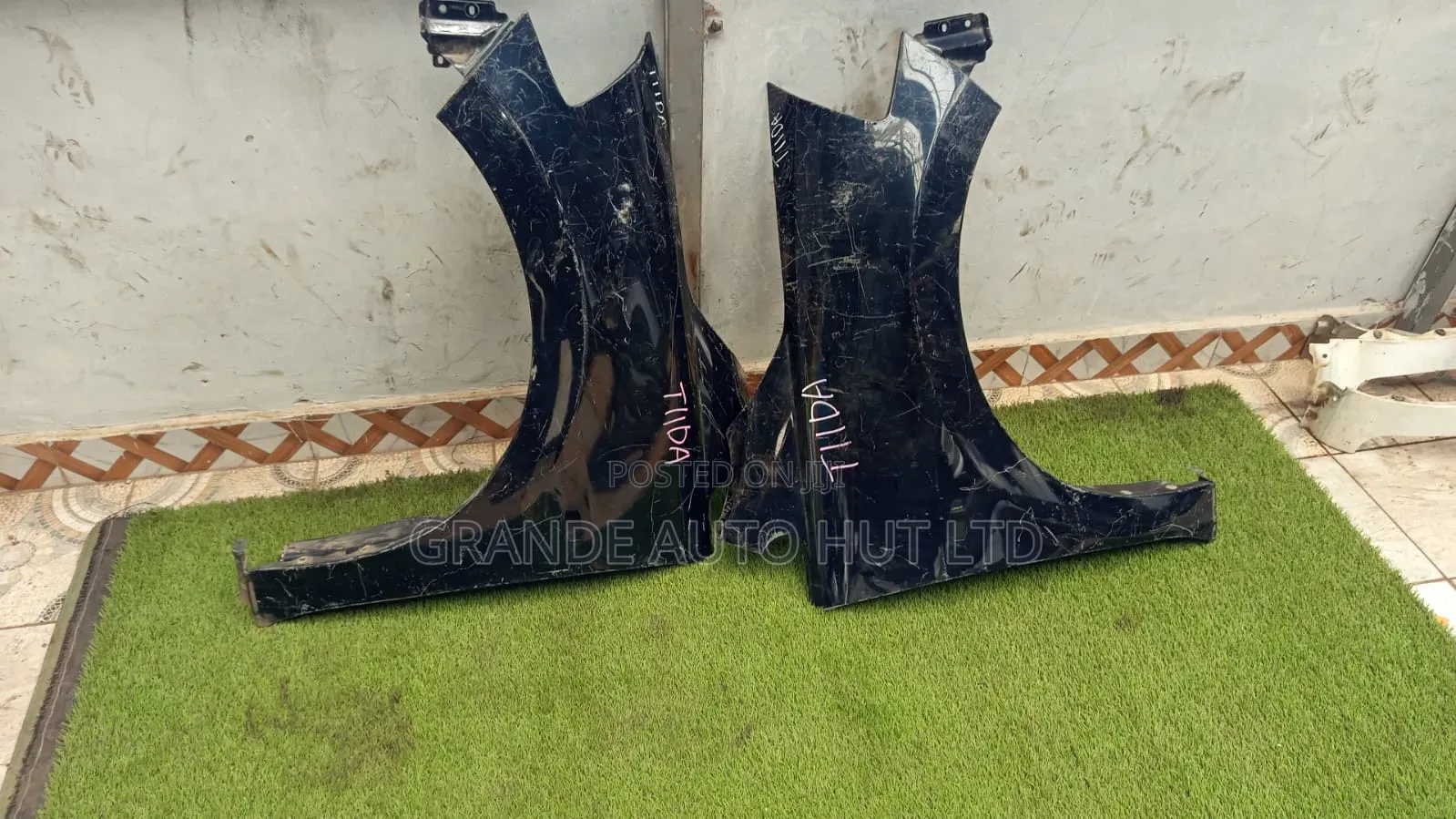 Nissan Serena,Elgrand,Dualis,Xtrail,Nv200,Tiida,Lafesta Fenders /Wing