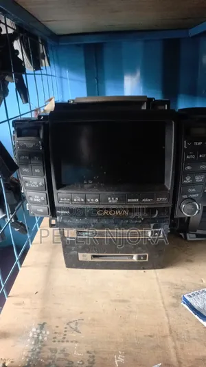 Crown 2012 Radio
