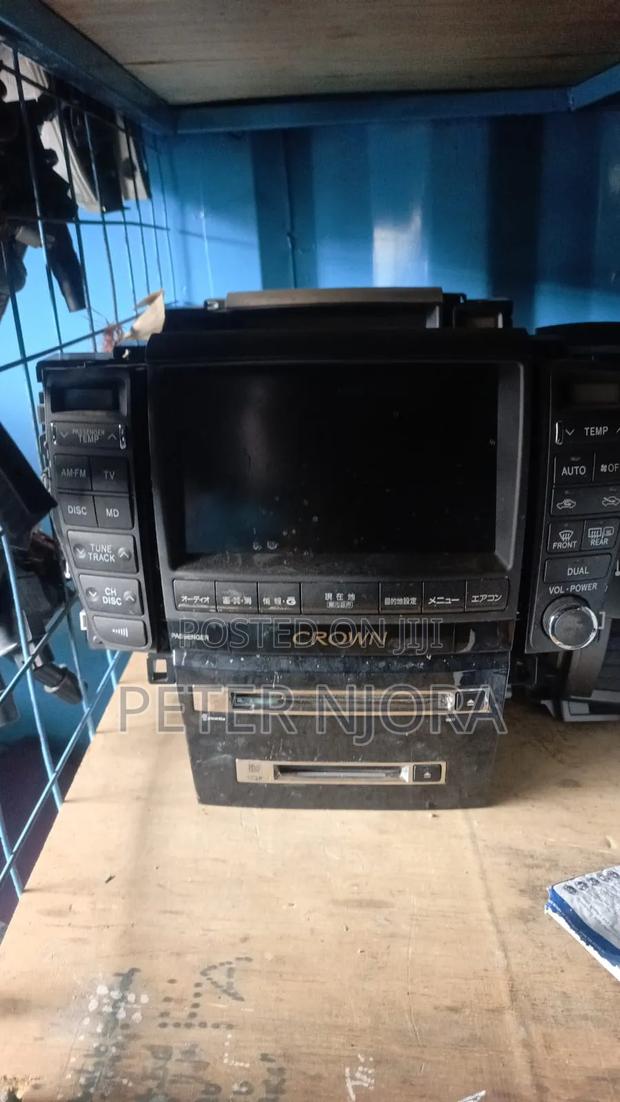 Crown 2012 Radio