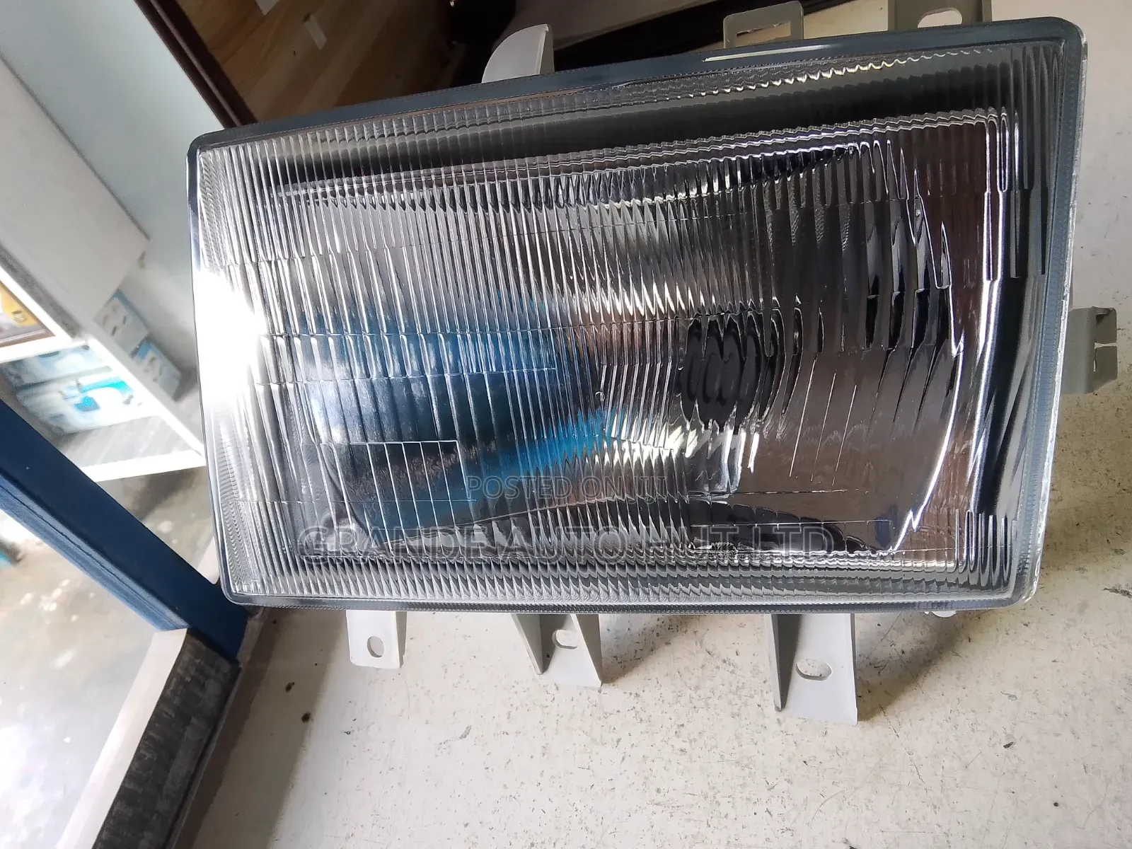 Head Lamp Left Hyundai Hd72/65