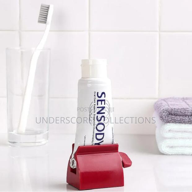 *Roll Up Toothpaste Squeezer* - thumbnail 3
