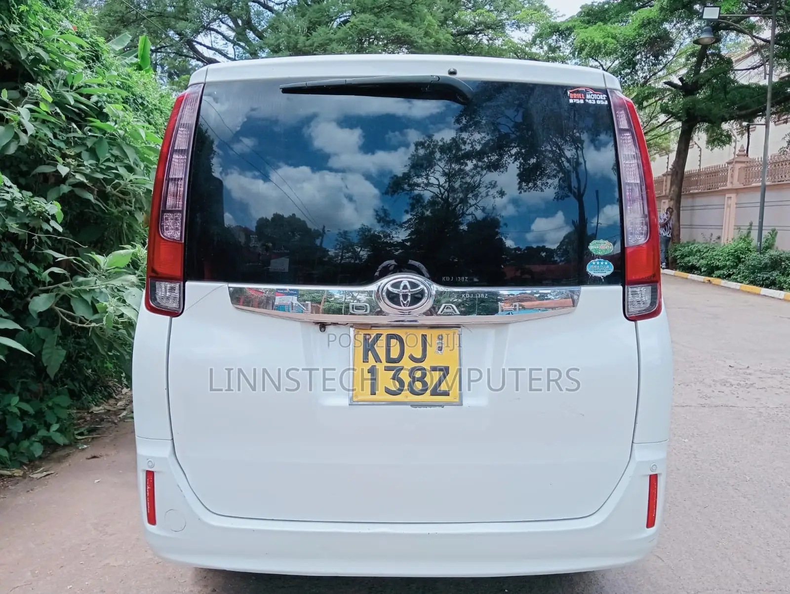Toyota Noah 2015 Pearl