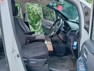 Toyota Noah 2015 Pearl
