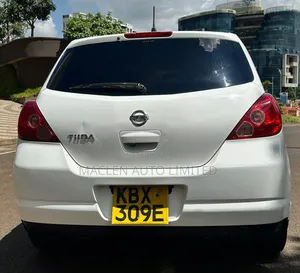 Nissan Tiida 2005 White