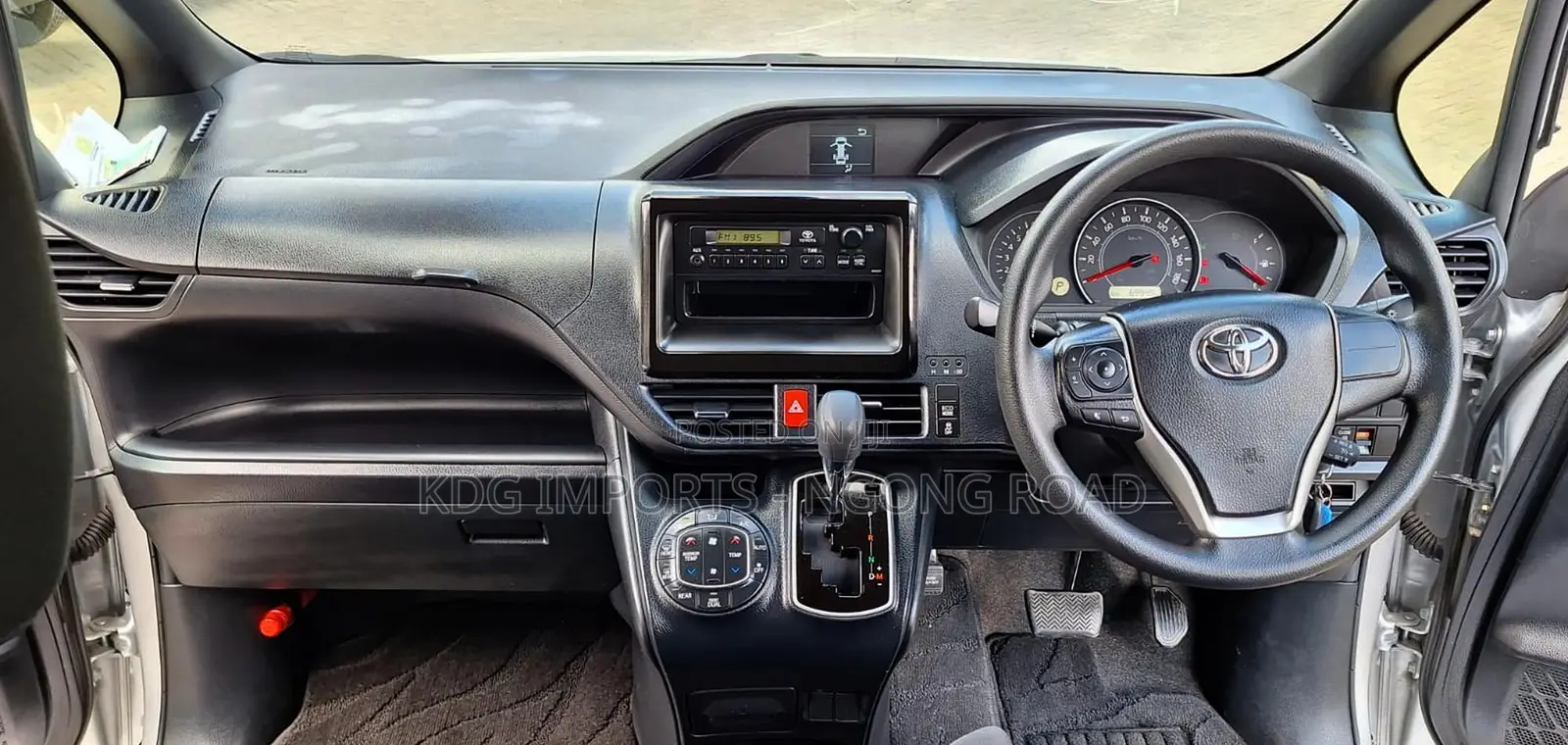 Toyota Noah 2020 Silver