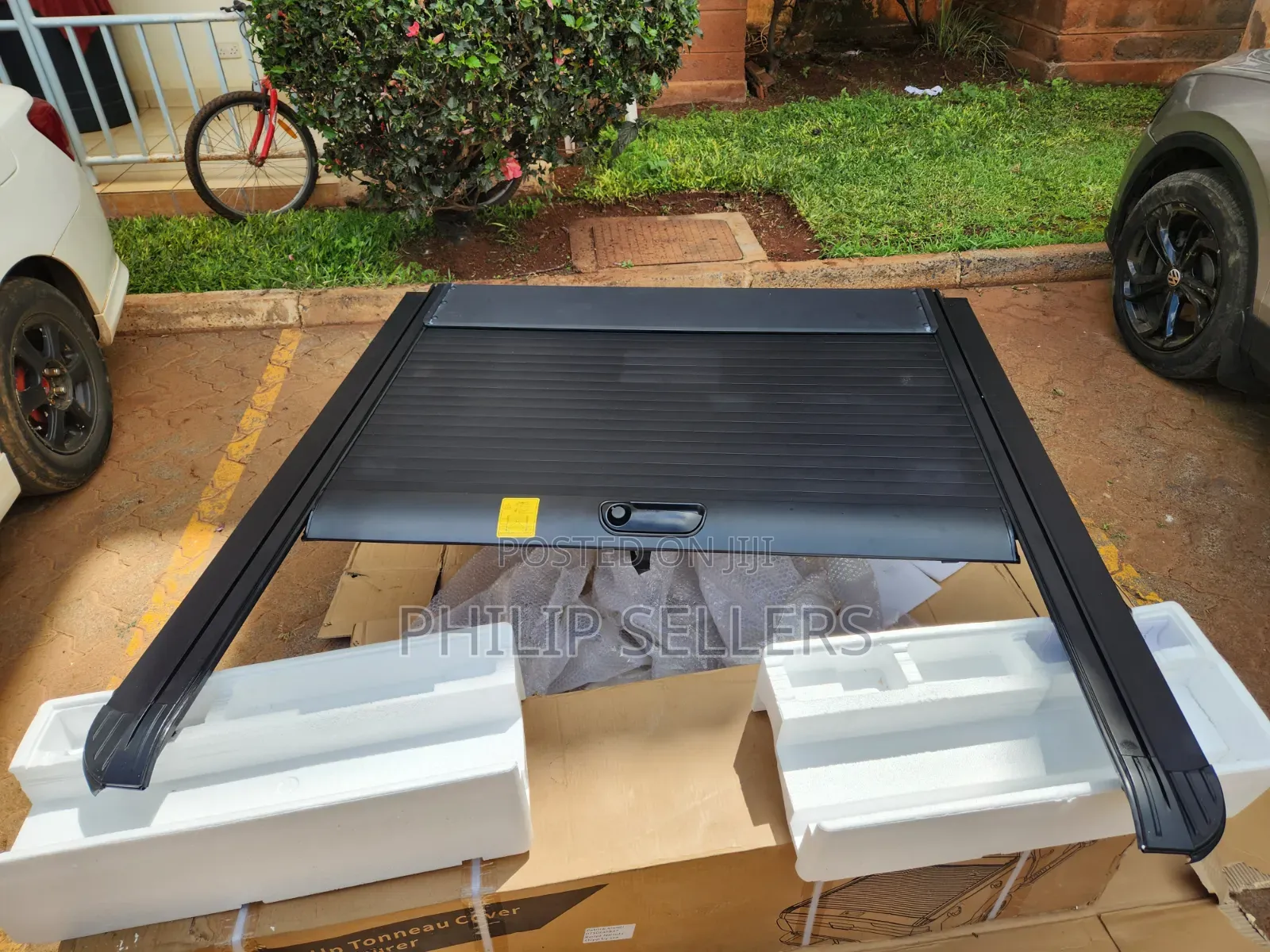 Manual Roller Shutter Cover – Toyota Hilux