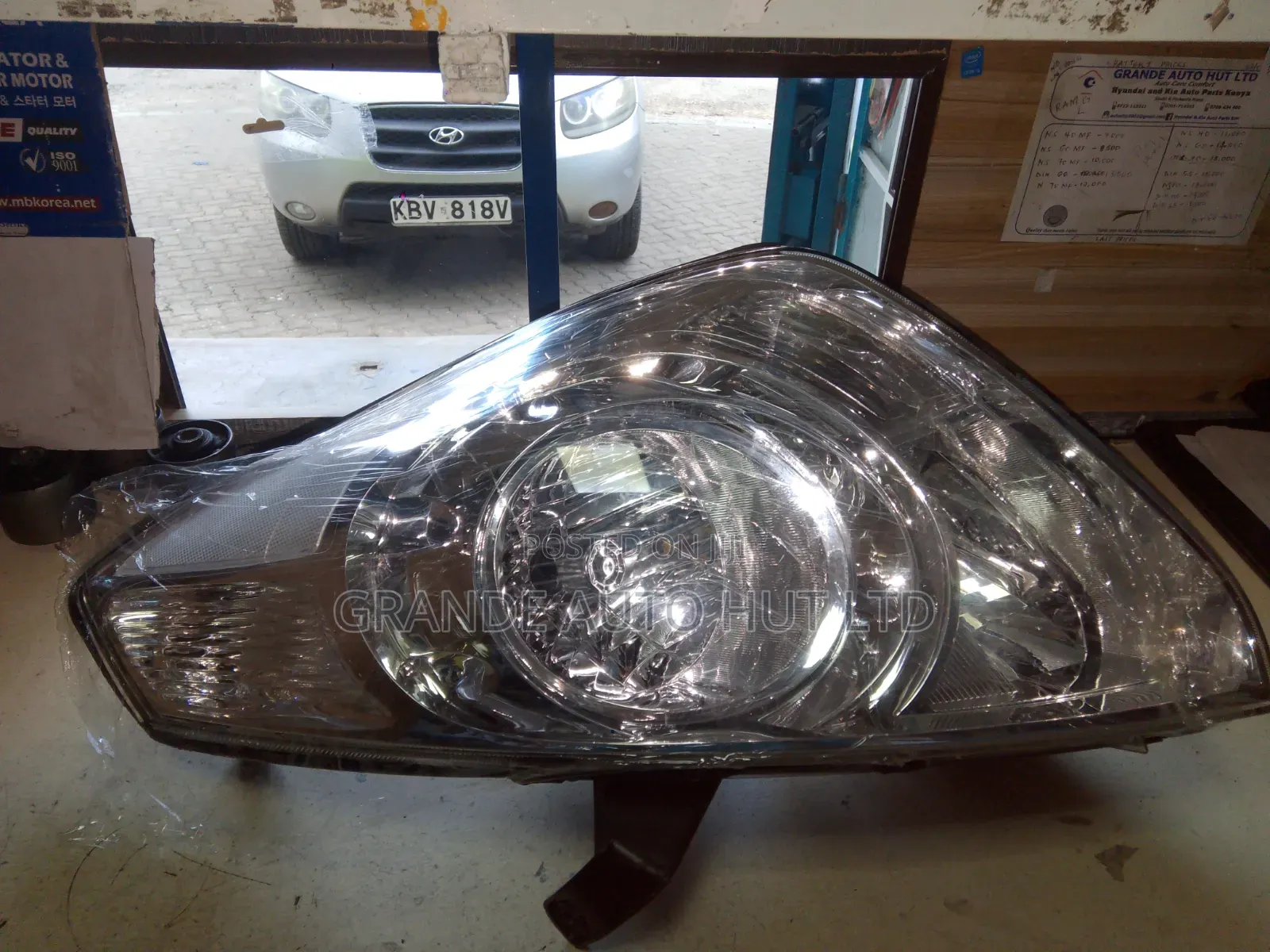 Head Lamp Left Hyundai H1/Starex(Yebi Brand)