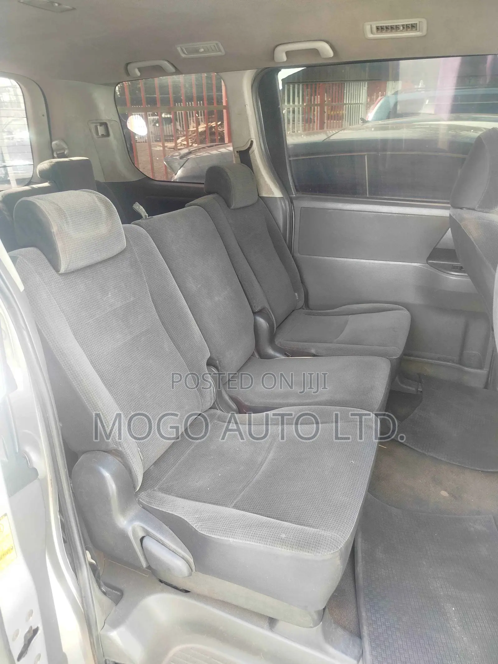 Toyota Noah 2009 Silver