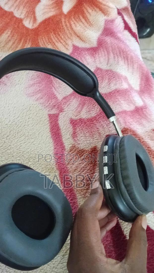 Wireless Headphones - thumbnail 2