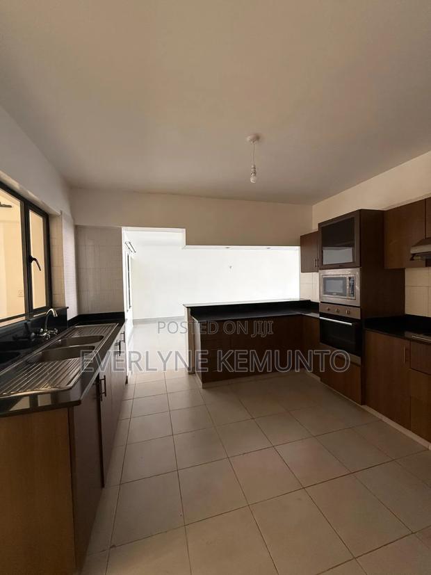 3bdrm Penthouse in Exeter Pride, State House Area for sale - thumbnail 3