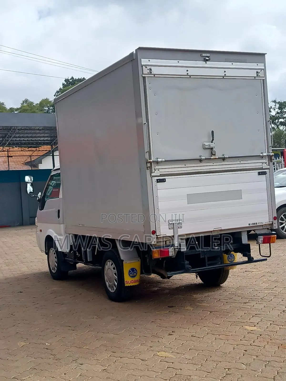 Selling MZD Bngo Truck