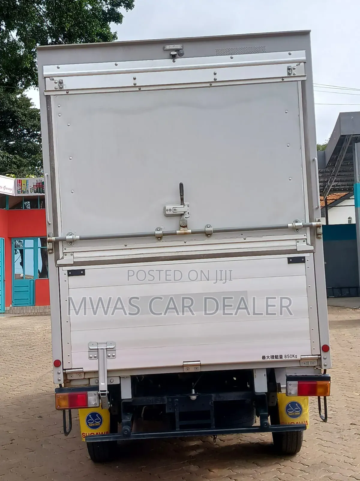 Selling MZD Bngo Truck