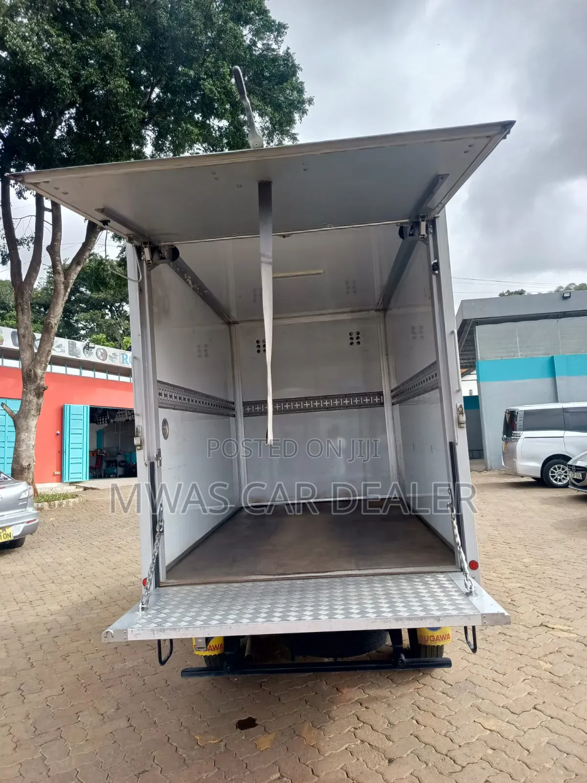 Selling MZD Bngo Truck