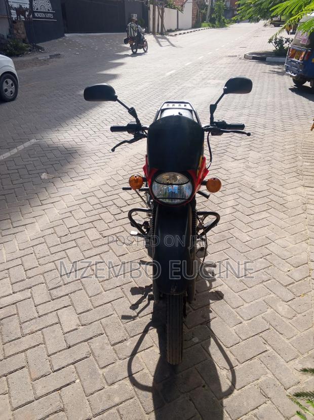 Bajaj Boxer X125 2021 Red