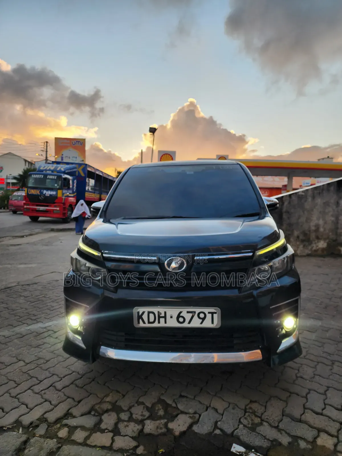 Toyota Voxy 2015 Blue