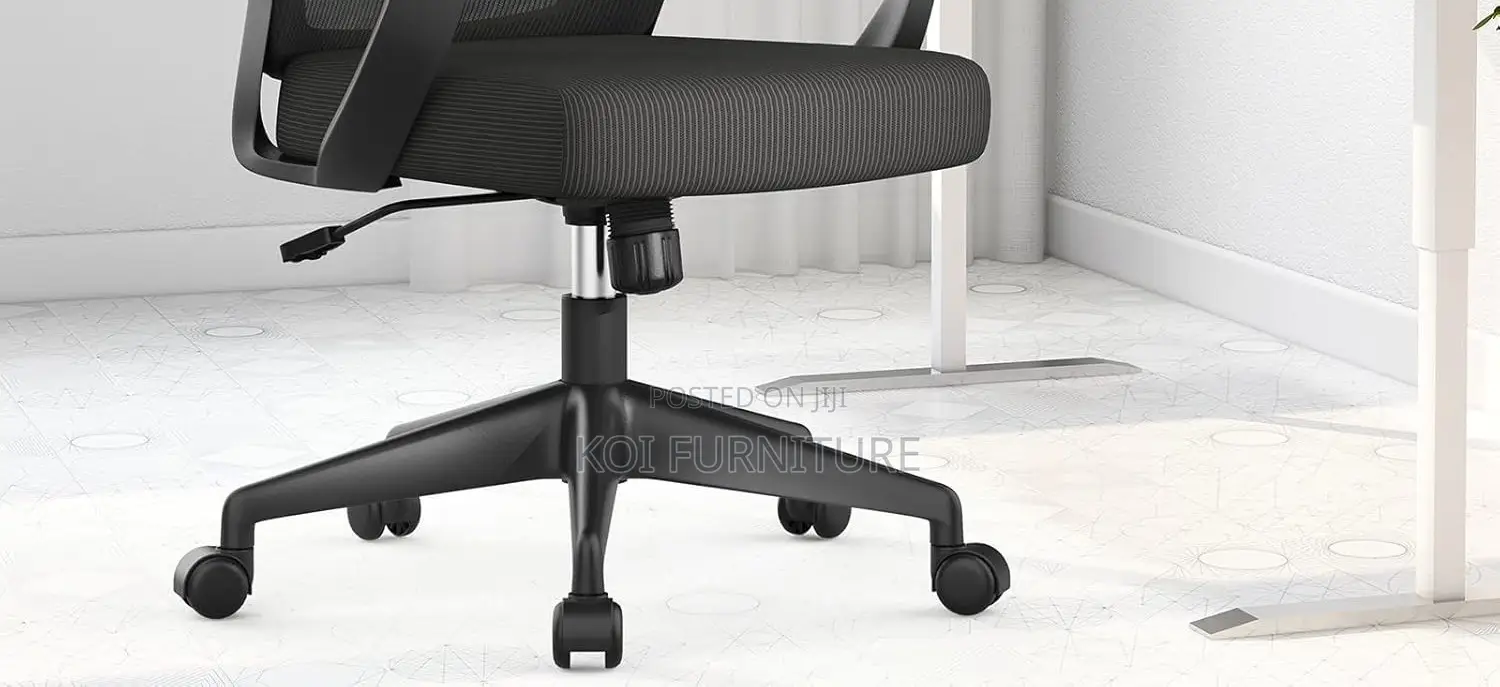 Office Chairs; Leisuremod Black Executive Office Orthopedic Chairs