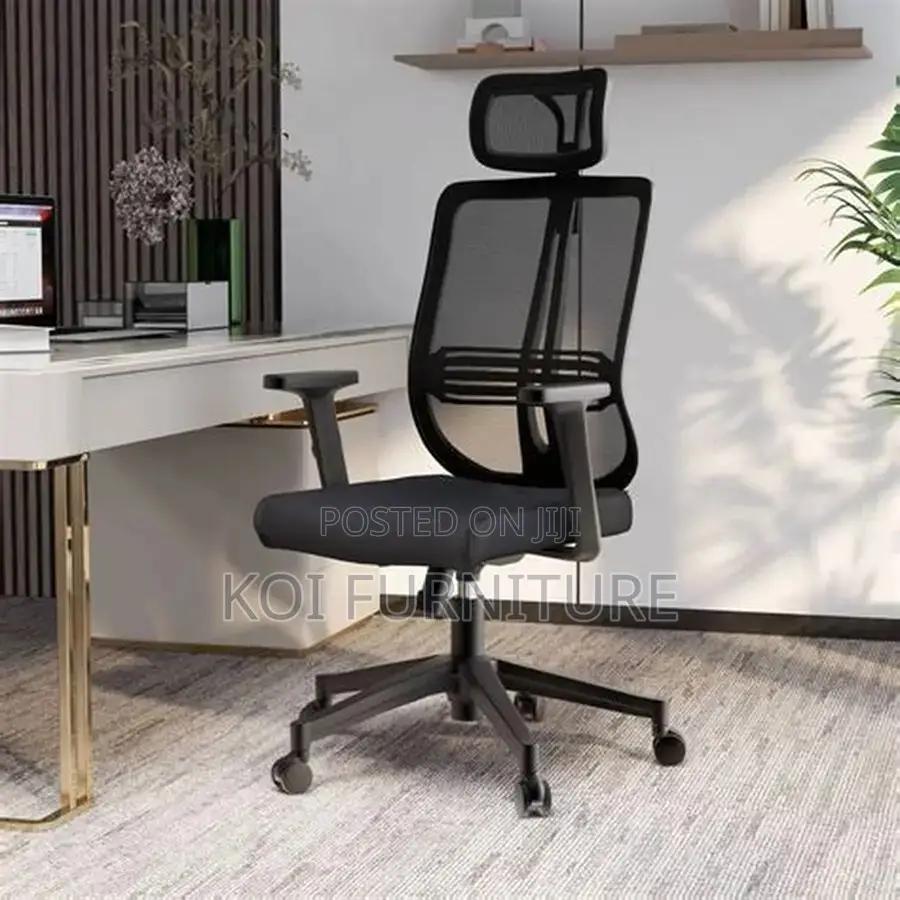 Office Chairs; Leisuremod Black Executive Office Orthopedic Chairs