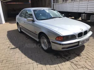 BMW 523i 1998 Blue