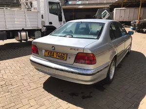 BMW 523i 1998 Blue
