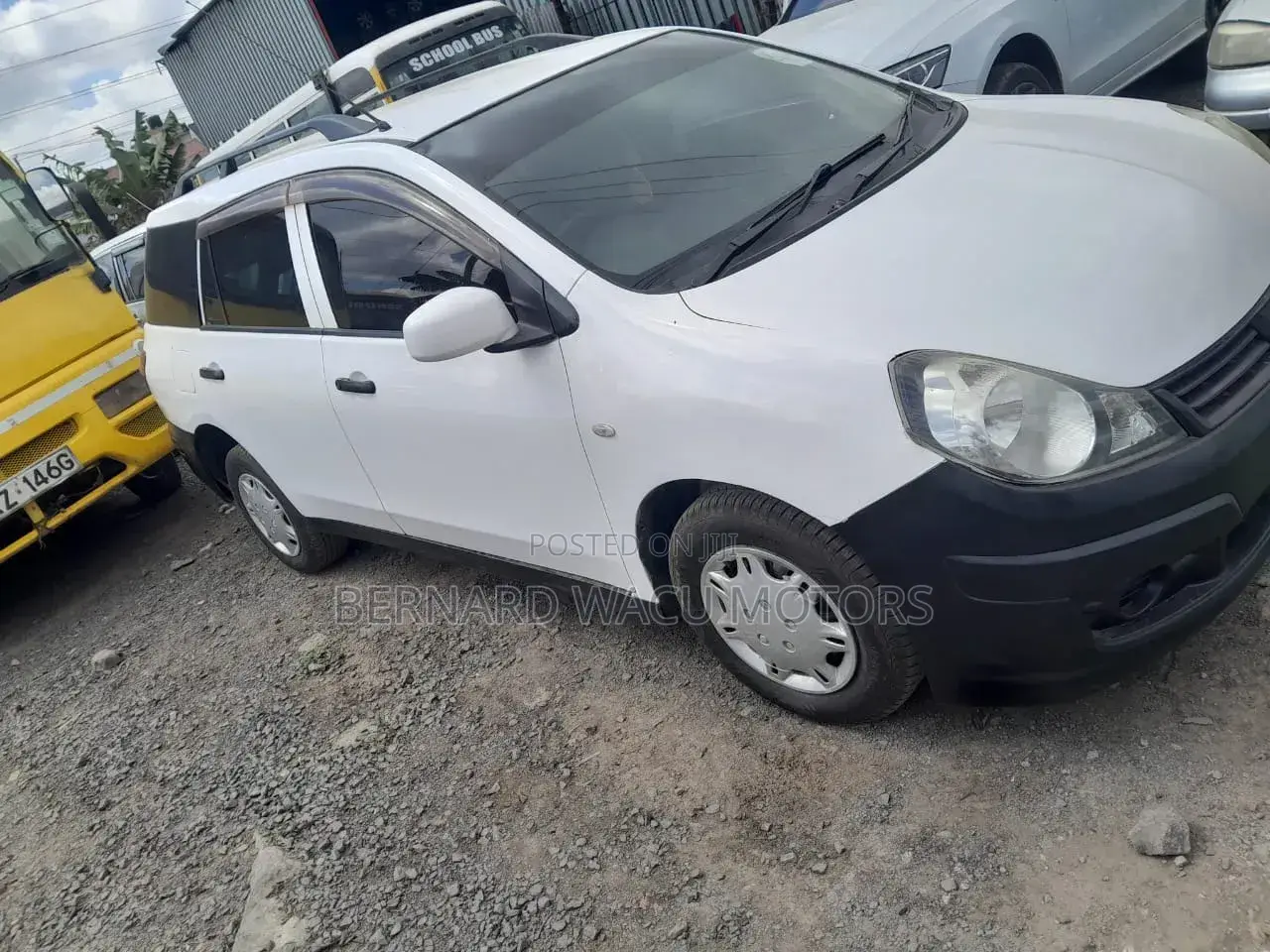 Nissan Advan 2015 White