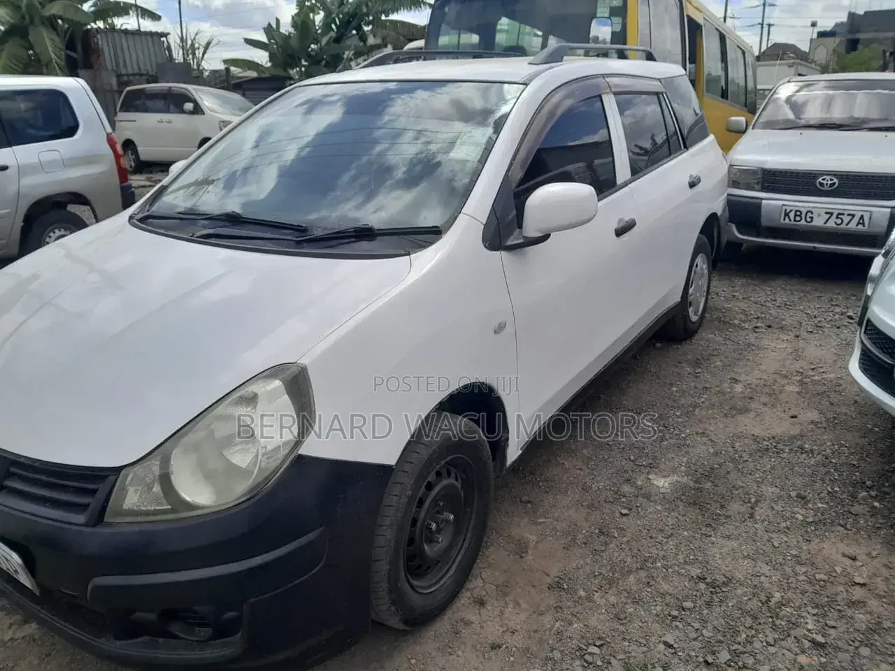 Nissan Advan 2015 White