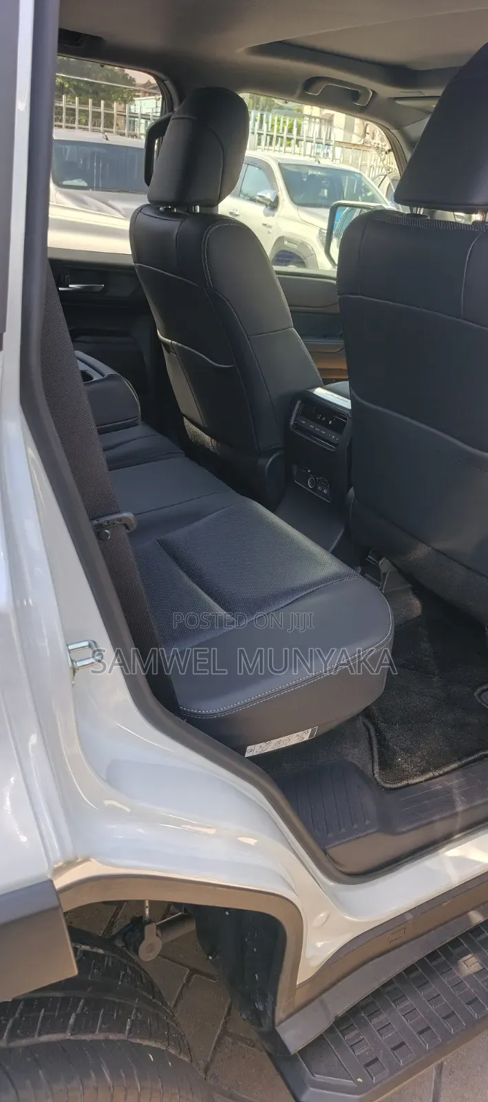 Toyota Land Cruiser Prado 2.8 2023 Pearl