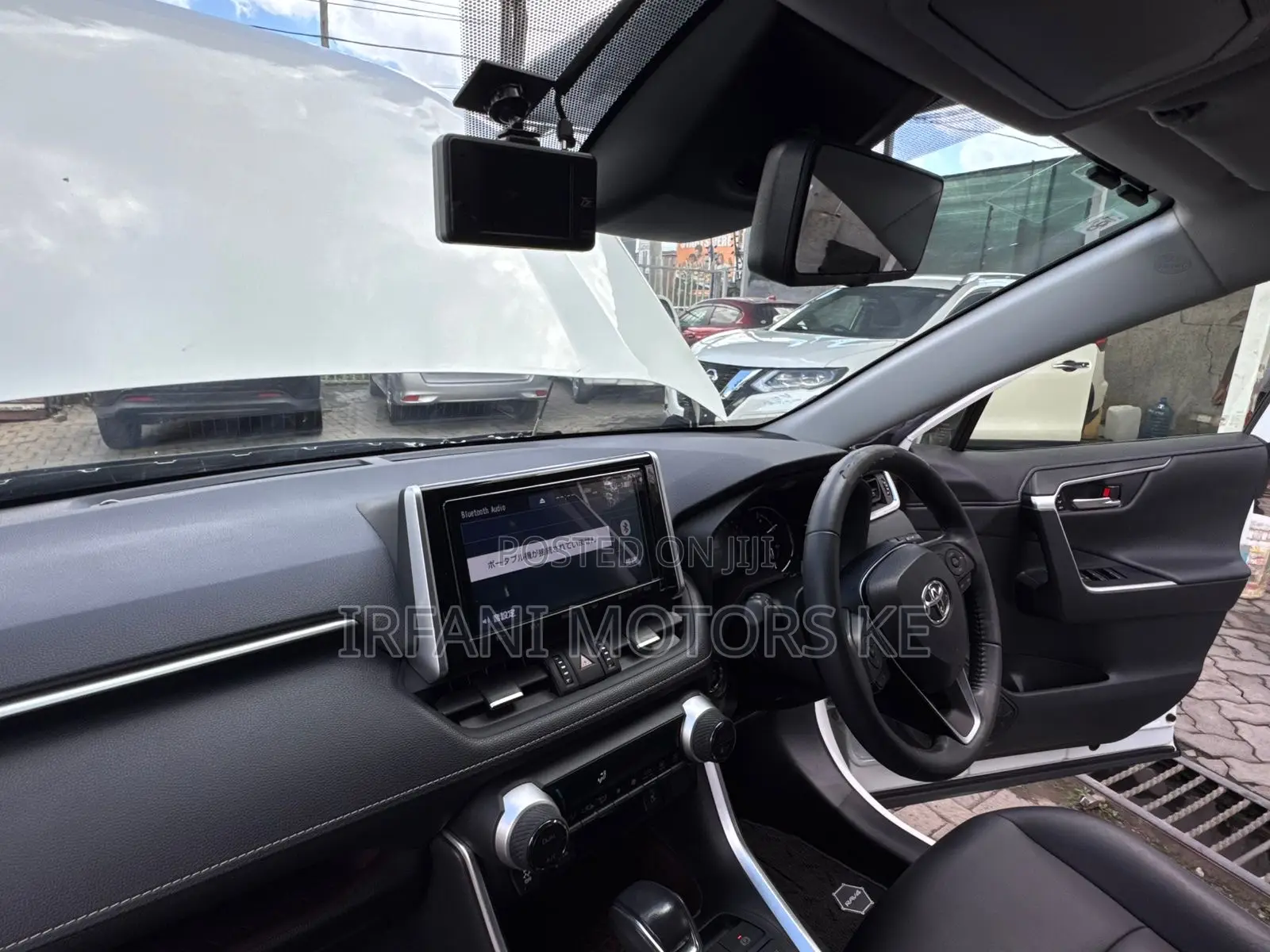 Toyota RAV4 LE FWD 2019 White