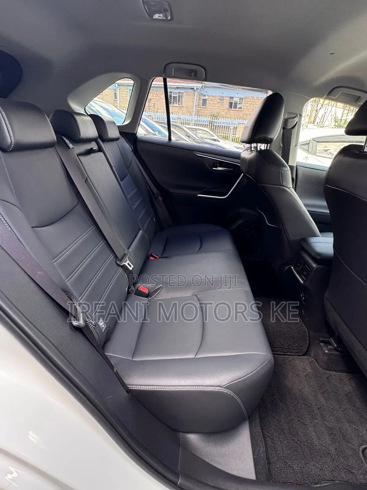 Toyota RAV4 LE FWD 2019 White