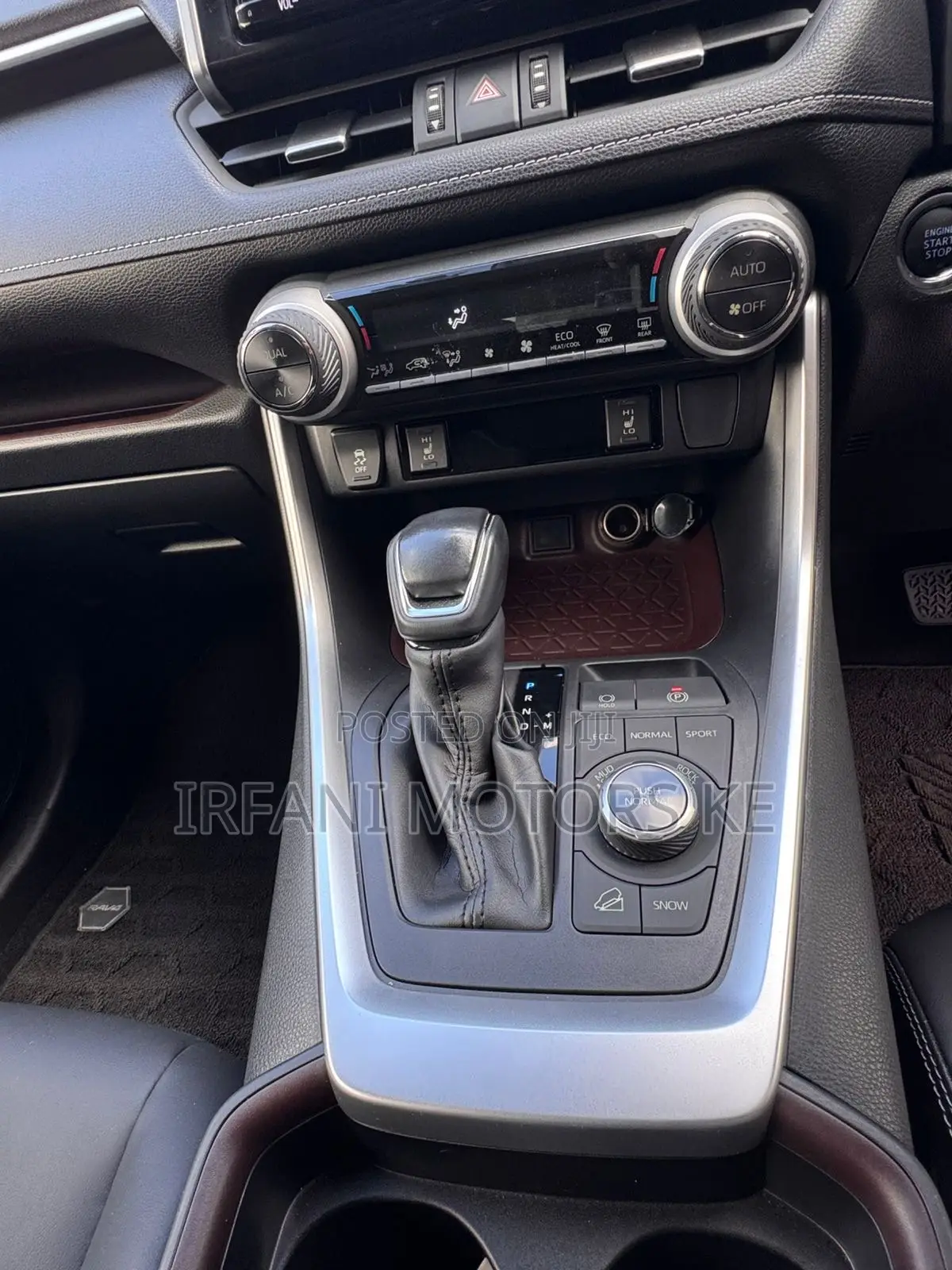 Toyota RAV4 LE FWD 2019 White