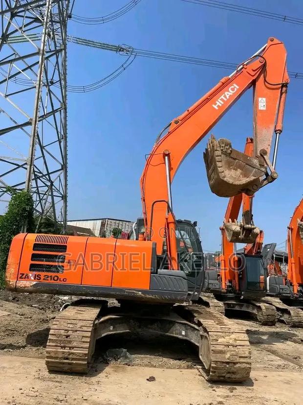 Excavators - thumbnail 5